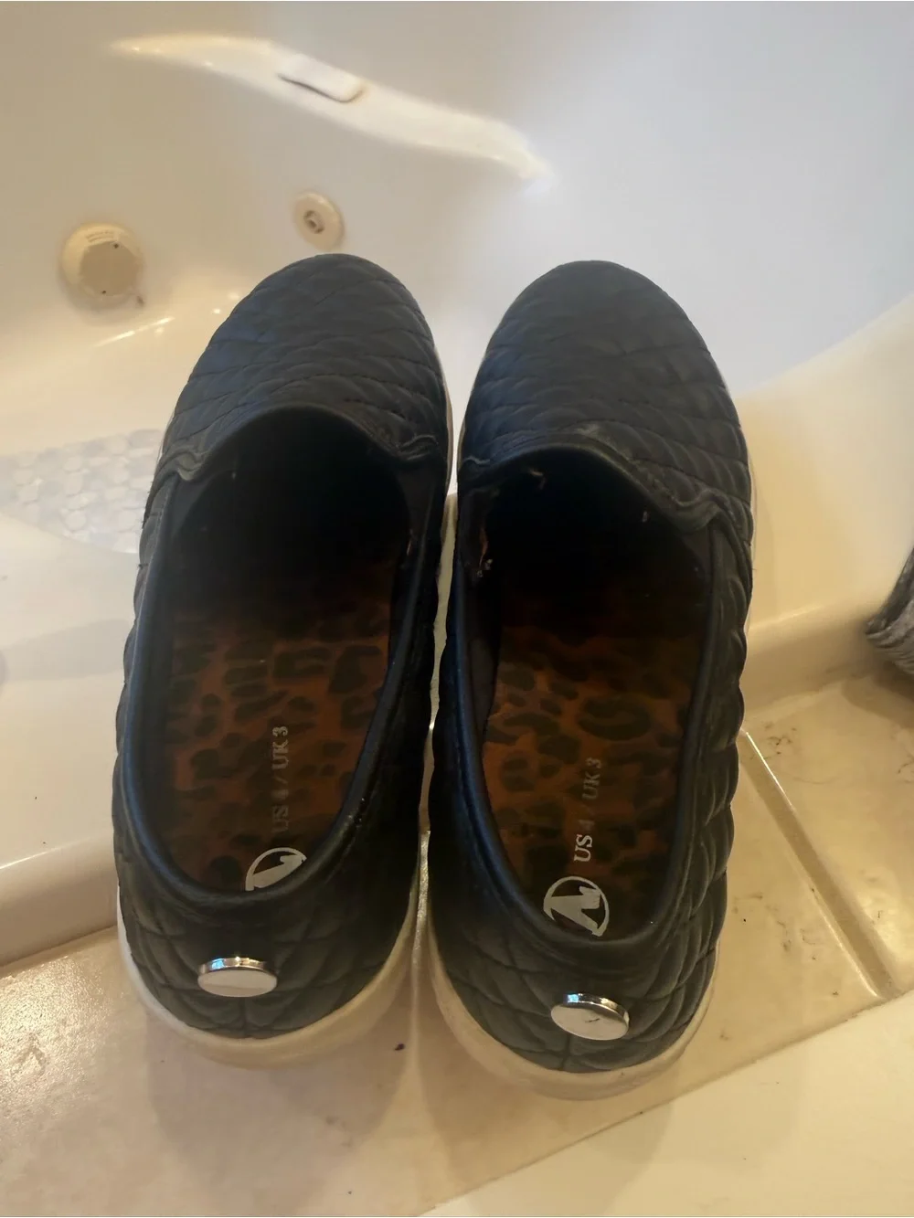 Kids Quilted Slip-On Moccasins in Black size 4
